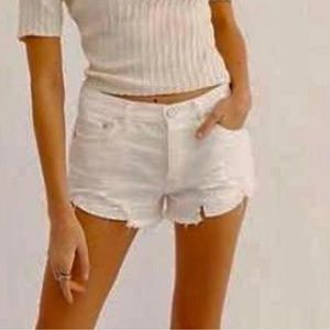 WE THE FREE white ripped button fly denim shorts EUC